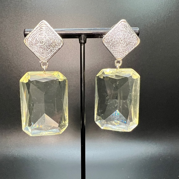 Clear & Silver Earrings - Picture 1 of 2
